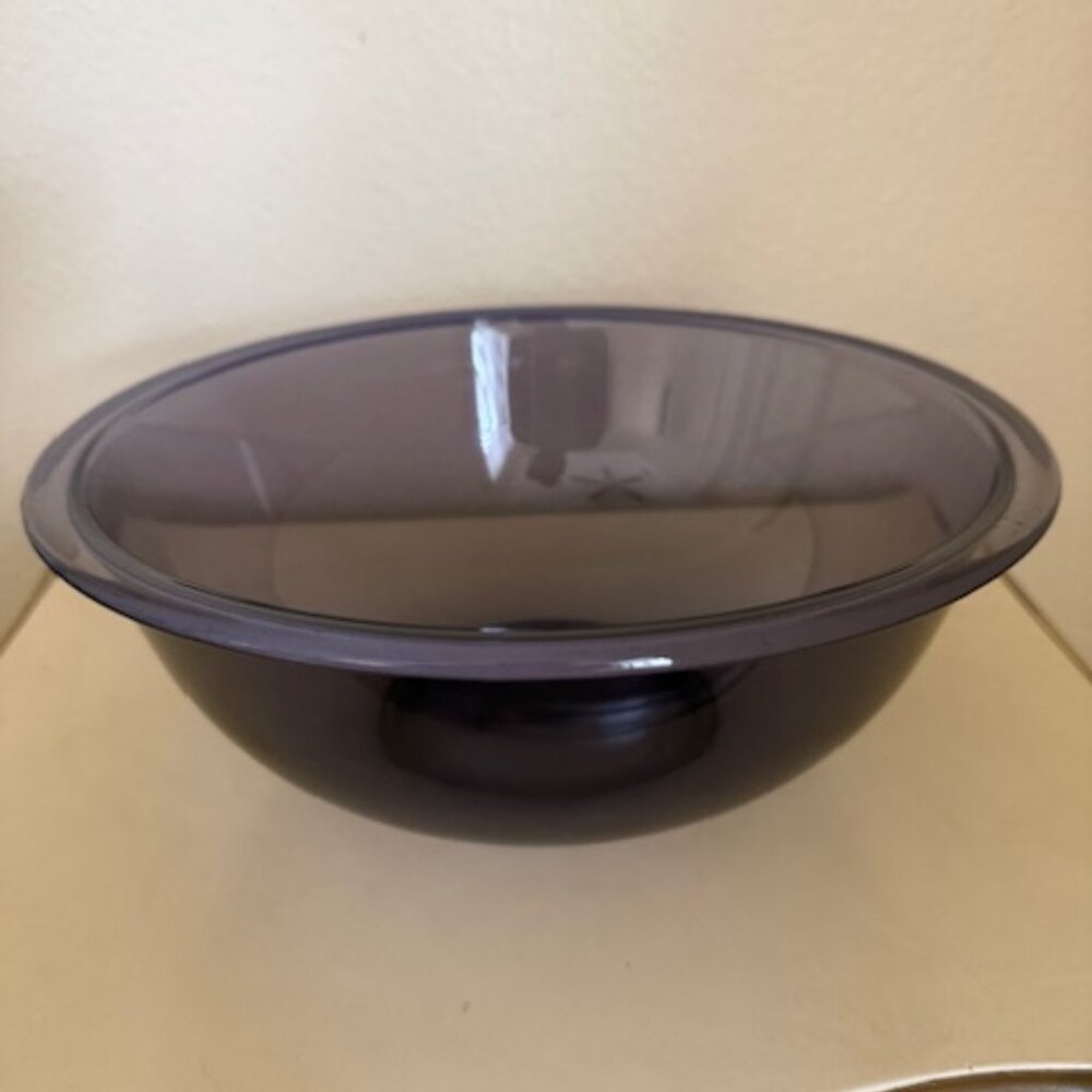 Vintage Pyrex Amethyst Glass Mixing Bowl Set